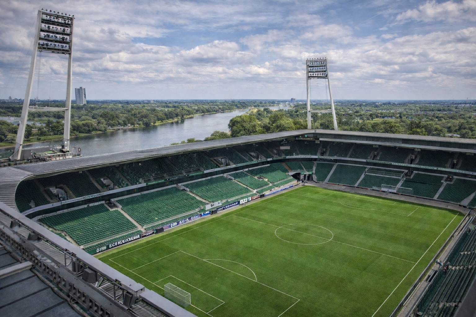 Weserstadion Bremen, Östliche Vorstadt – 1996: Sanierungs- und Abdichtungsarbeiten im Innenbereich einer zugehörigen Trainingshalle